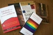 Biblioteca Agape a primit cărţi despre homosexualitate de la Contra Curentului