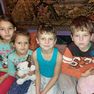 6 copii dintr-o familie saraca au nevoie de grinzi pentru casa!